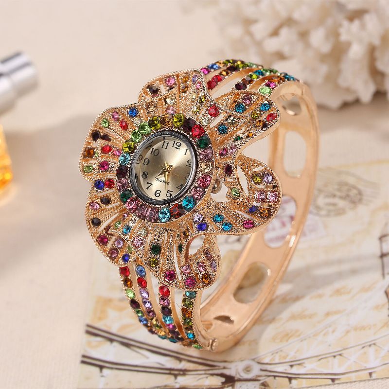 Mode Crystal Flower Shape Urtavla Ihålig Metallrem Kvinnor Quartz Watch