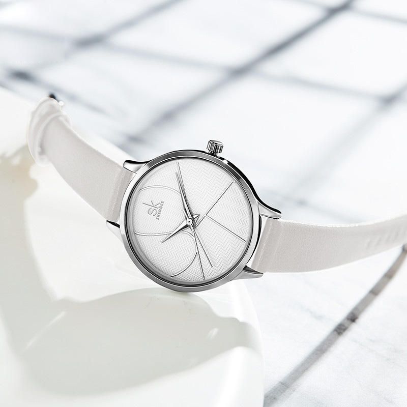 Mode Enkel Urtavla Iögonfallande Läderrem Dam Quartz Watch