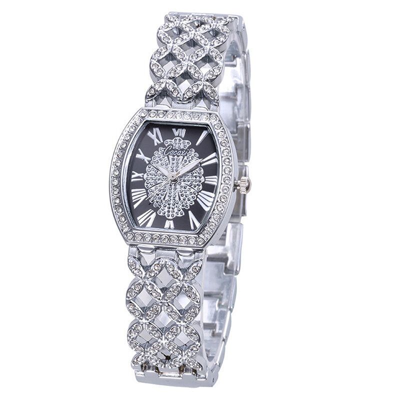 Mode Light Luxury Hollow Diamond Kvinnor Quartz Watch