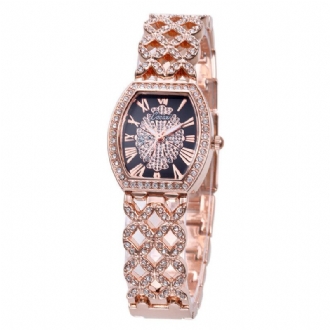 Mode Light Luxury Hollow Diamond Kvinnor Quartz Watch