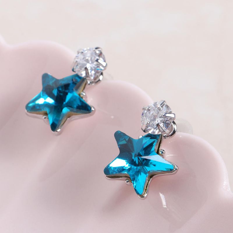 Enkel Star Ear Stud Örhänge Bländande Cubic Zirconia Star Crystal Piercing Örhängen För Kvinnor