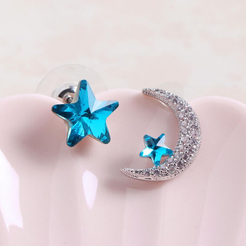 Unikt Asymmetriskt Örhänge Örhänge Lyxigt Micro Paved Zirconia Crystal Star Moon Piercing Örhängen