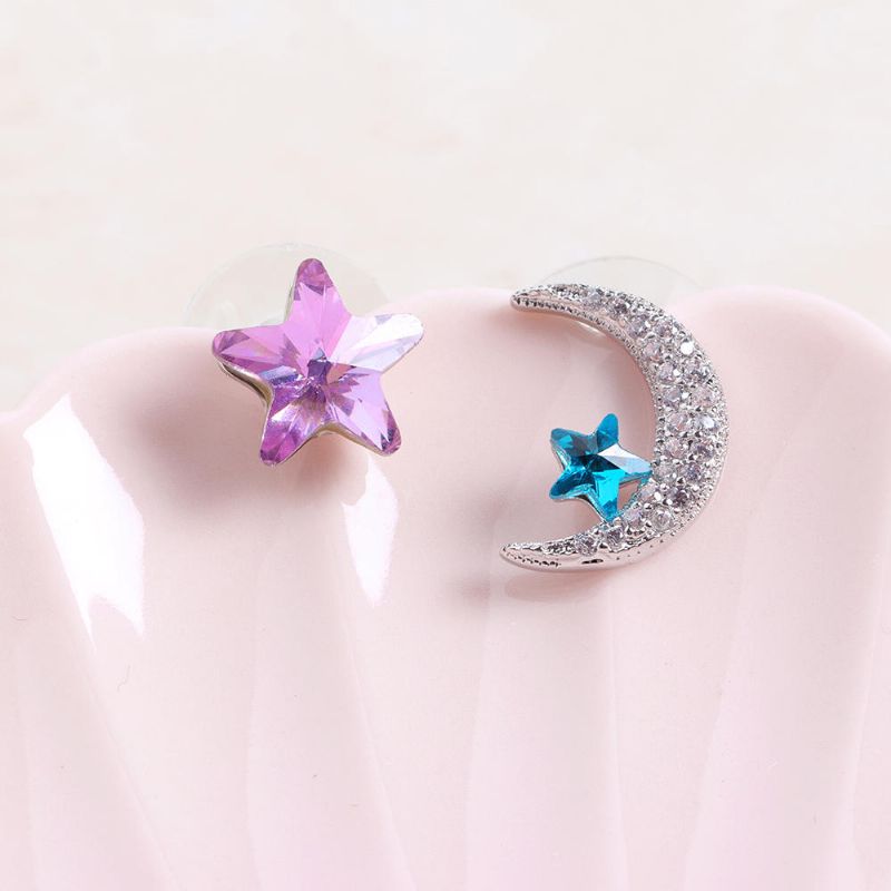 Unikt Asymmetriskt Örhänge Örhänge Lyxigt Micro Paved Zirconia Crystal Star Moon Piercing Örhängen