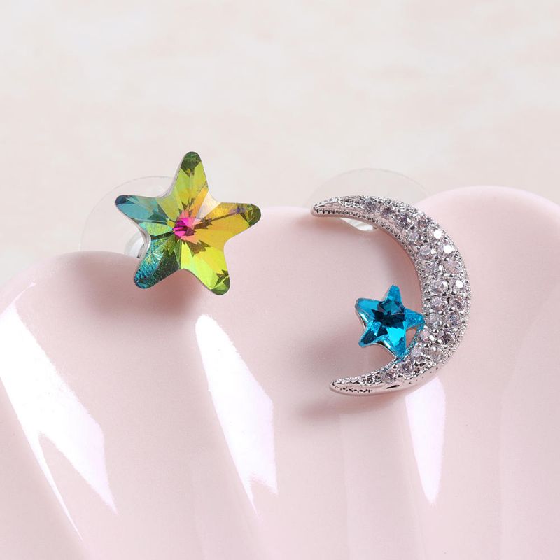 Unikt Asymmetriskt Örhänge Örhänge Lyxigt Micro Paved Zirconia Crystal Star Moon Piercing Örhängen