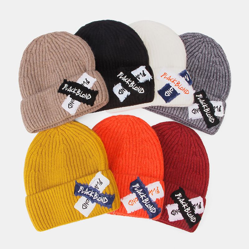 Damstickad Enfärgad Letter Raw Edge Patch Flänsning All-match Warm Beanie Hat