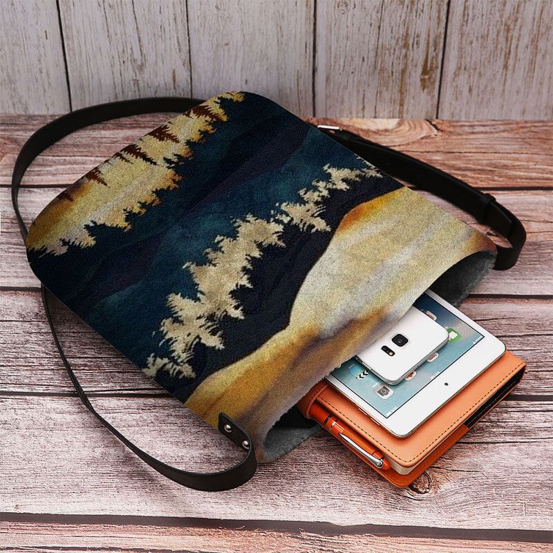 Kvinnor Filt Mountain Treetop Print Mönster Casual Outdoor Axelväska Crossbody Bag