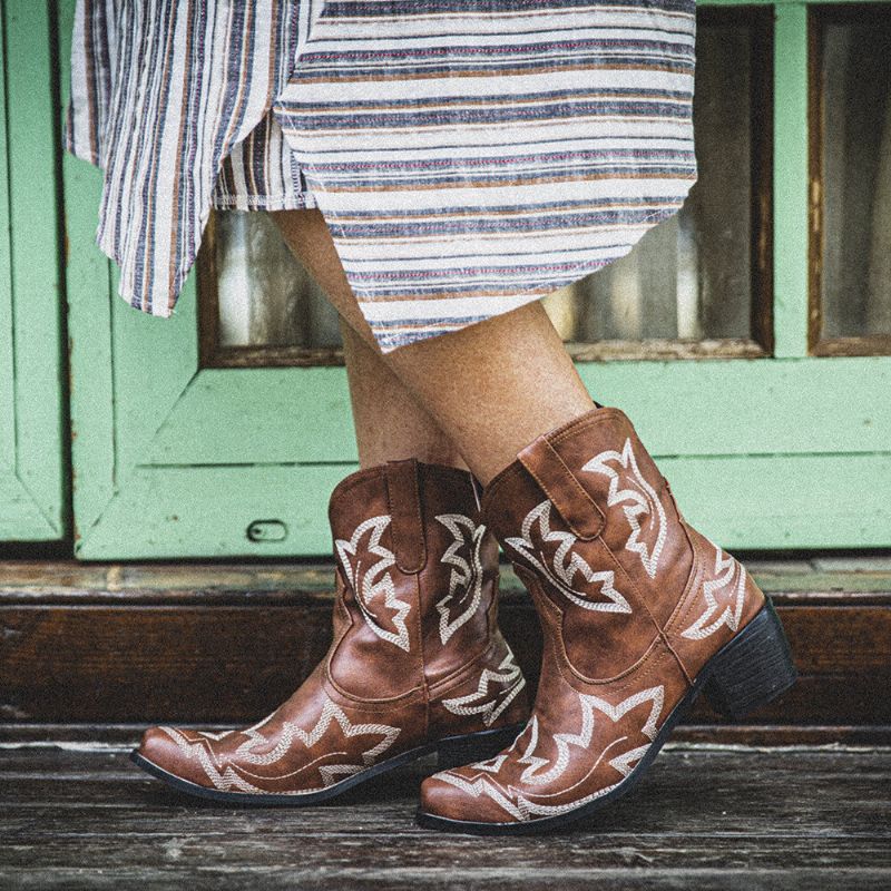 Kvinnor Folkways Blommor Broderade Chunky Heel Slip-on Korta Cowboy Boots