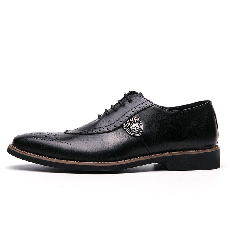 Män Brogue Craved Pointed Toe Spicing Dress Shoes