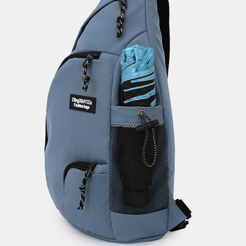 Män Nylon Hörlurshål Vattentät Bröstväskor Med Stor Kapacitet Axelväska Crossbody-väskor Med Ornament